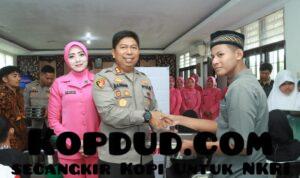 Senyum yang Menyambut Pagi, Kapolres Sukbumi: Gizi, Harapan, dan Kehangatan di SLB Mutiara Bahari