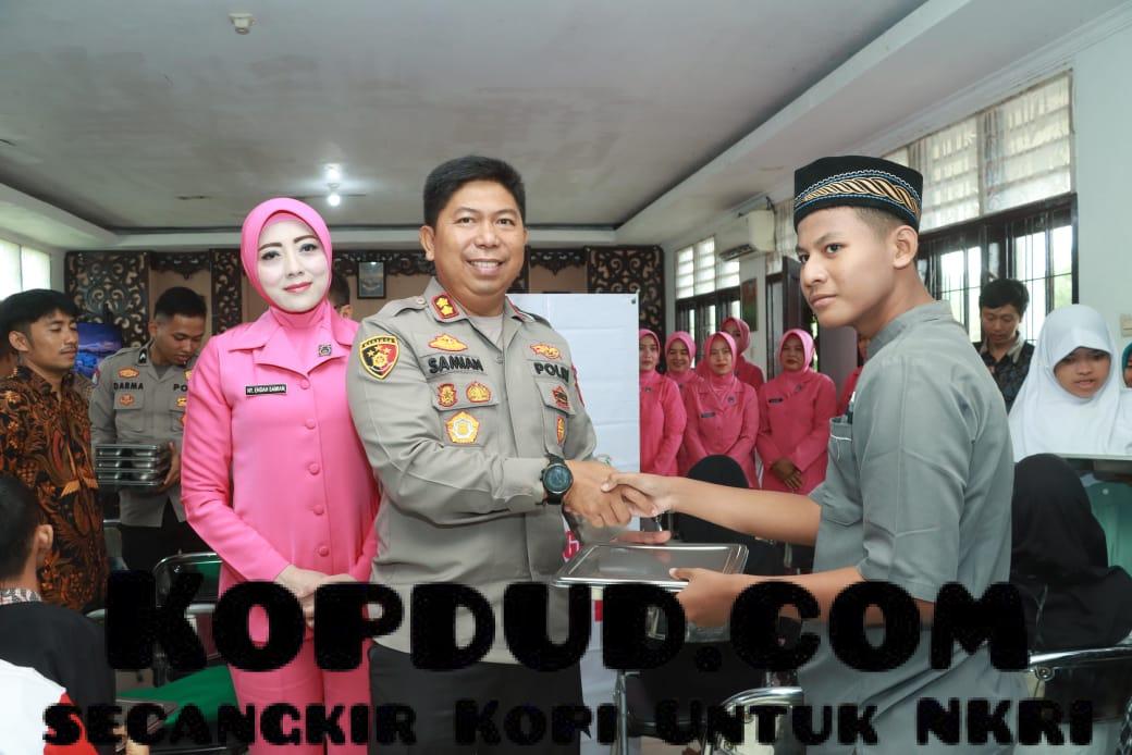 Senyum yang Menyambut Pagi, Kapolres Sukbumi: Gizi, Harapan, dan Kehangatan di SLB Mutiara Bahari