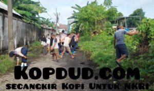 Peringati HUT Ke-5, Satlinlamil 3 Perkuat Kedekatan dengan Warga Lewat Aksi Bersih