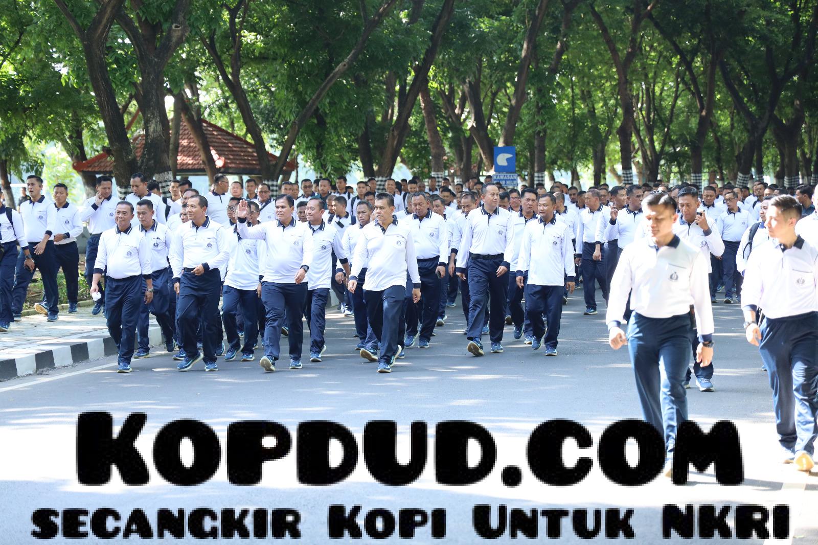 Olahraga Bersama Kasal, Danlanal Bandung Ikut Perkuat Kebersamaan Armada RI 2025