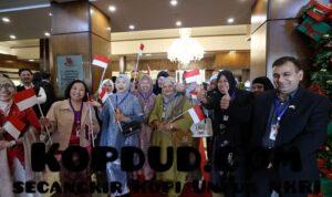 Ibu-ibu WNI, di Pakistan, Kompak Sambut Prabowo, Dunia, Lihat Indonesia, Bermartabat