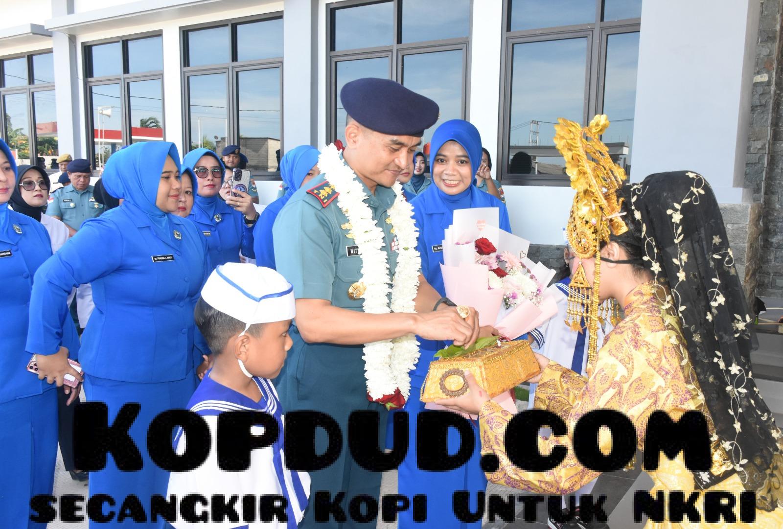 Sebagai Bentuk Penghormatan Kepada Pejabat Lama dan Baru, Lanal Bintan Selenggarakan Pisah Sambut Komandan Lanal Bintan
