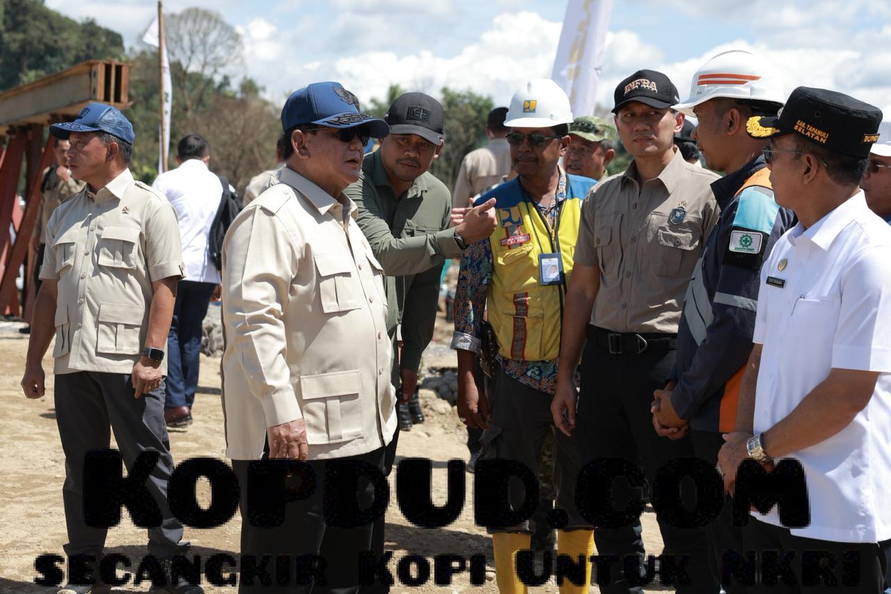 Tutup Tahun di Lokasi Bencana, Prabowo Cek Langsung Jembatan Sungai Garoga Pastikan Akses Tapteng–Tapsel Pulih