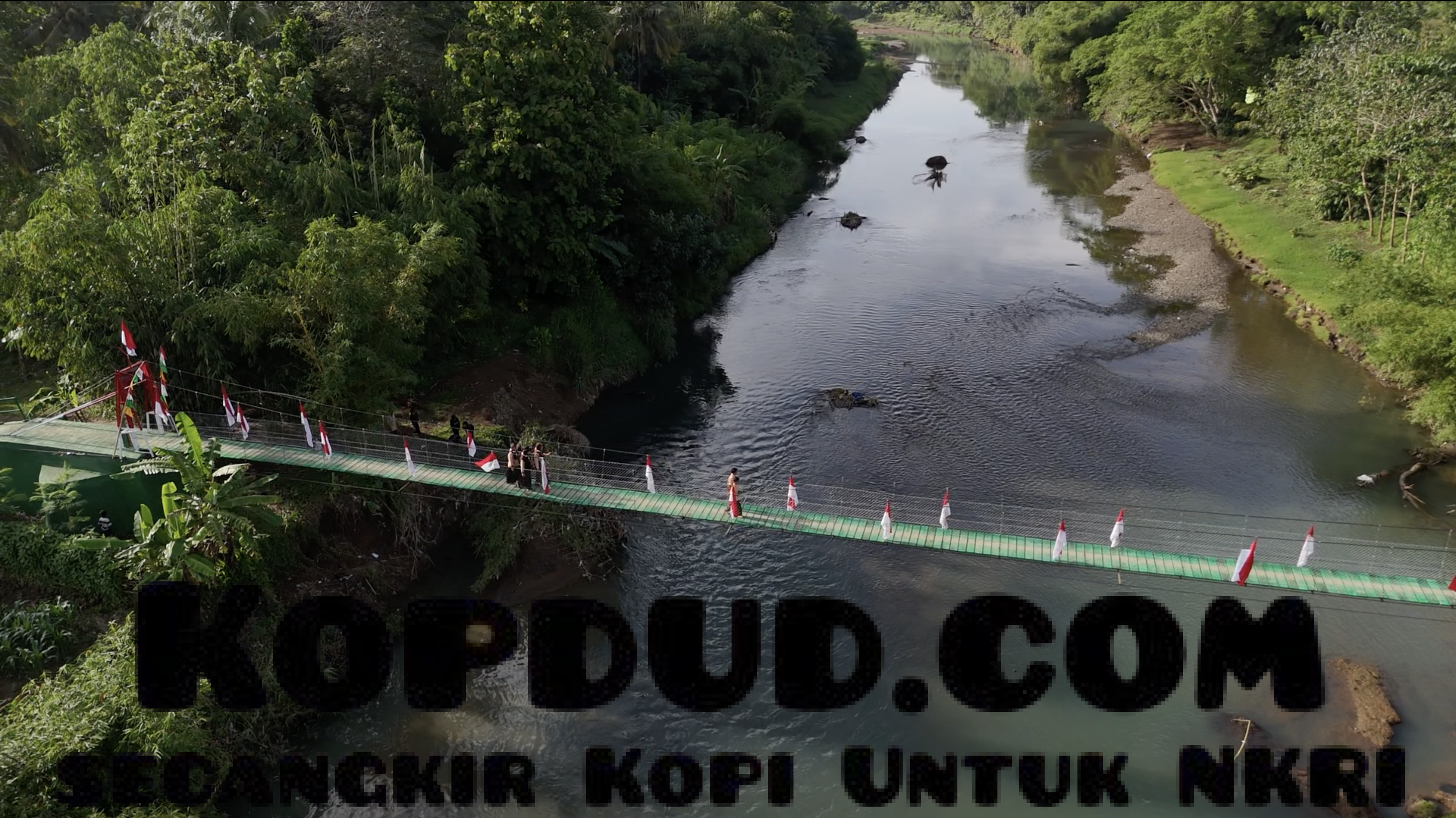 Akses Pendidikan dan Ekonomi Pulih Lewat Jembatan Gantung Cipalebuh