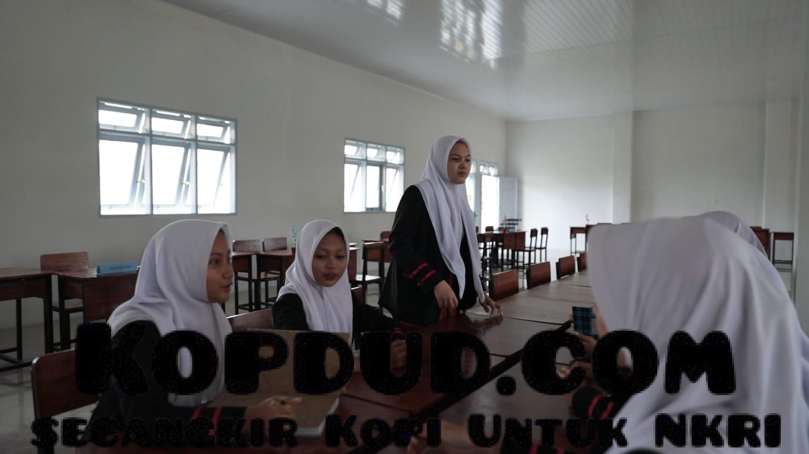 Siswa SMK Negeri 7 Medan Senang Sekolah Direvitalisasi Pemerintah: Tambah Semangat!