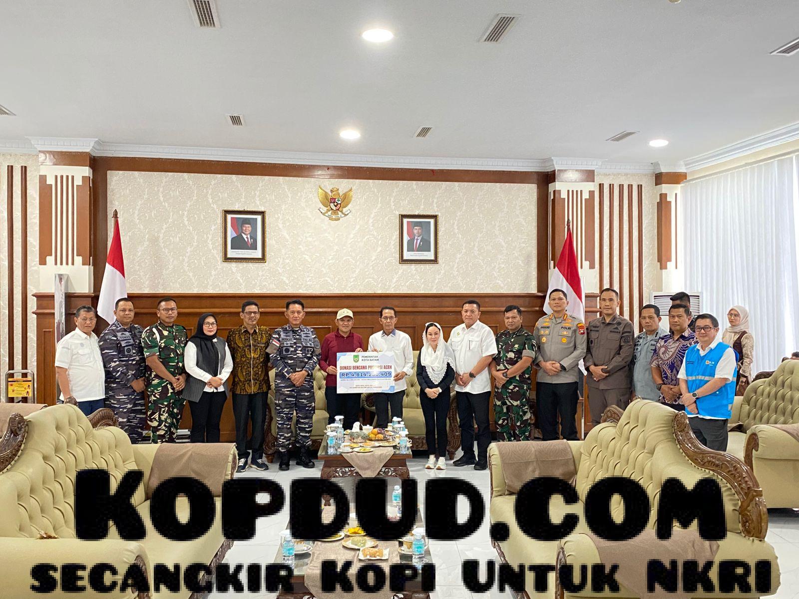 Danlanal Sabang Sambut Kedatangan Walikota Batam dan Dankodaeral IV Dalam Rangka Penyerahan Bantuan Sosial Ke Provinsi Aceh