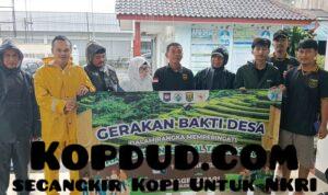 Hujan Tak Surutkan Semangat: Gotong Royong Warga Jampangkulon di Hari Bakti Desa Nasional