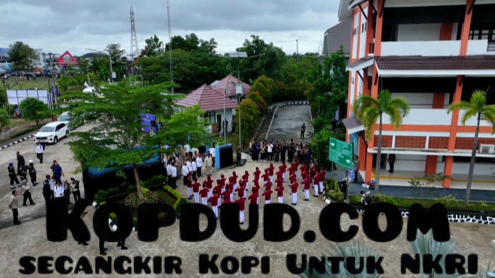 Karena Cinta Bapak, Sekolah Rakyat Ada: Sambutan Pelajar untuk Prabowo di Banjarbaru