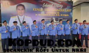 Ketua Umum PPAL Laksanakan Tabur Bunga di Laut Peringati Hari Dharma Samudera