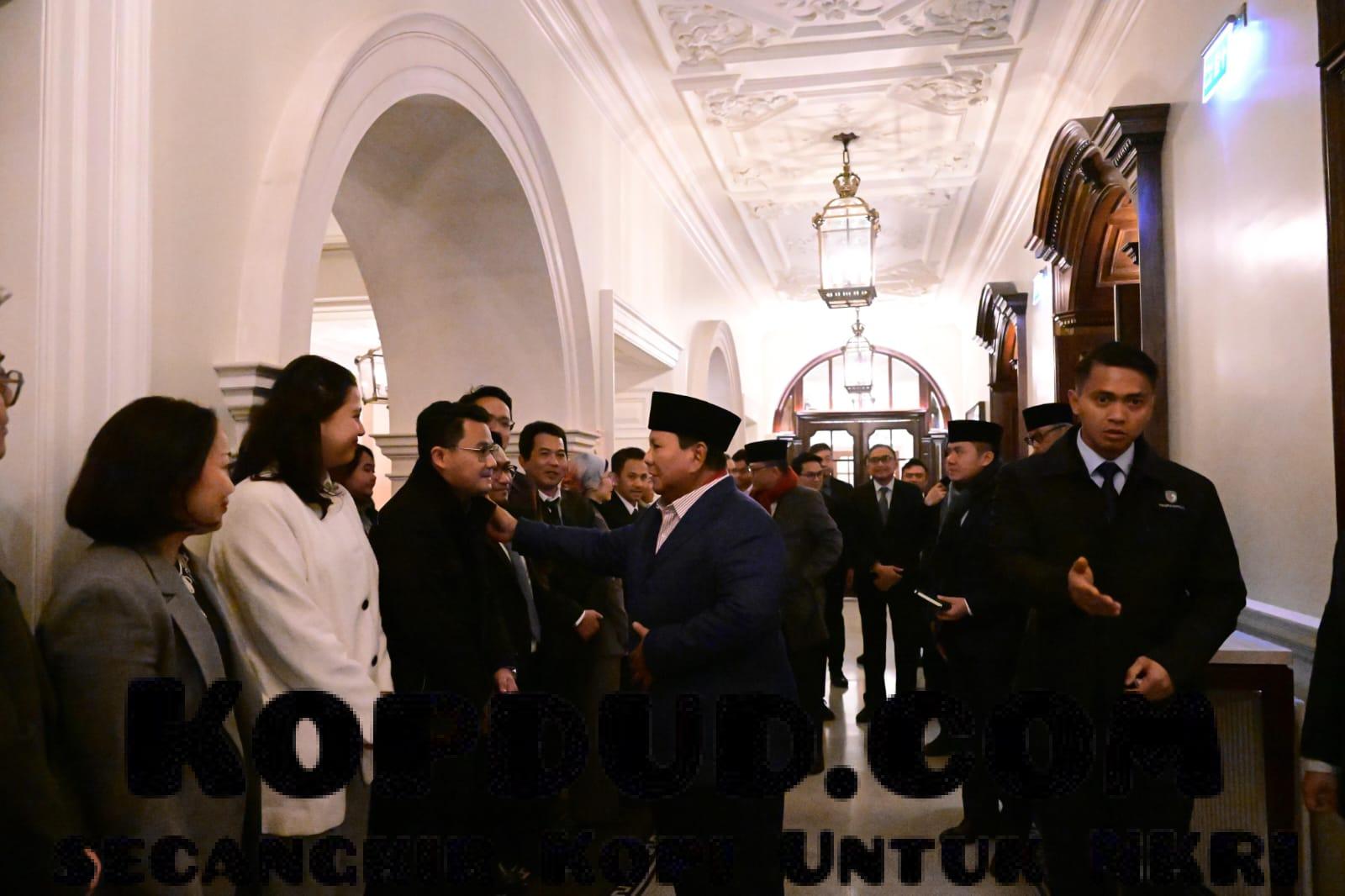 Prabowo Tiba di Inggris, Bakal Bertemu Raja Charles III dan PM Starmer
