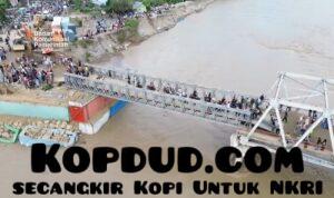 Cara TNI Membangun Jembatan di Wilayah Bencana Aceh