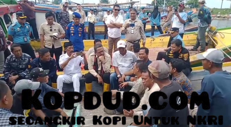 Sri Padmoko Dampingi KSP RI, Nelayan Palabuhanratu Ceritakan Cara Tradisional Menentukan Ikan