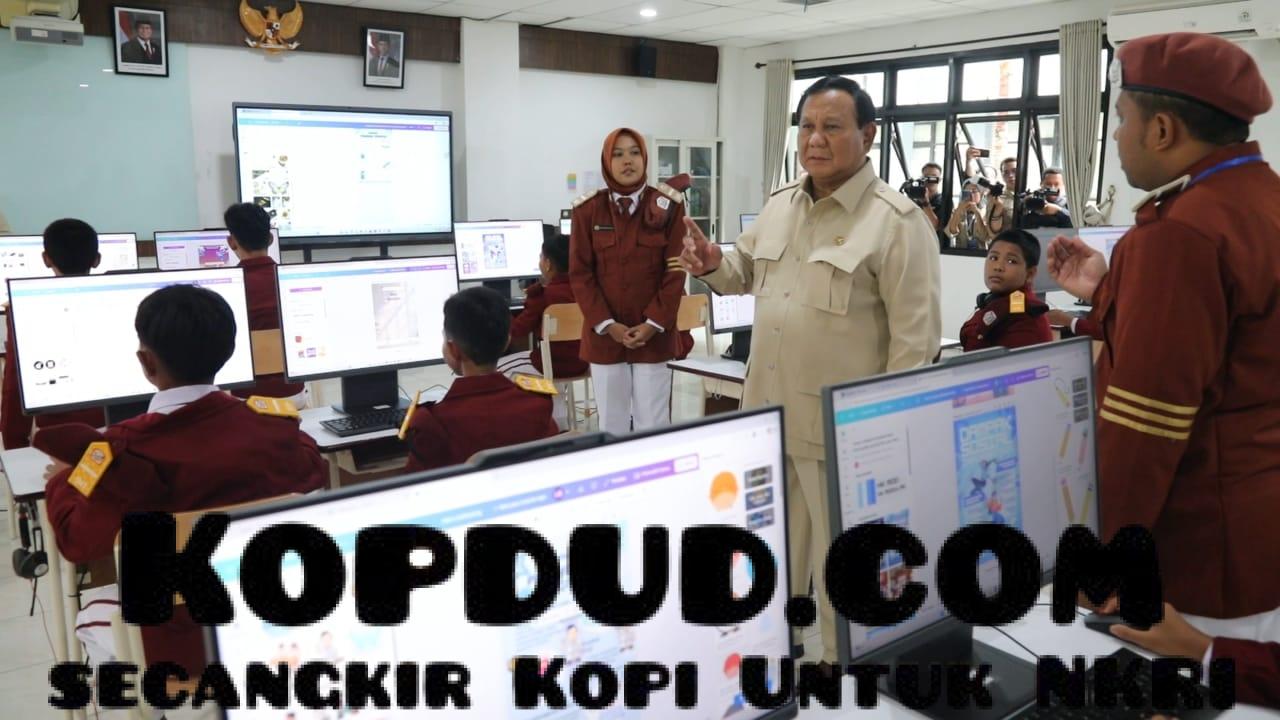 Prabowo Tiba di Sekolah Rakyat 9 Banjarbaru, Sambut Yel-yel dari Siswa dan Tinjau Fasilitas Sekolah