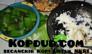 Buras, Cinta Ibu untuk Sang Putri di Acara Sekolah Sukabumi