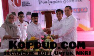 Gelar HUT ke-18, Gerindra Bagi Bibit Pohon Buah ‘Simbol’ Keberlanjutan Perjuangan