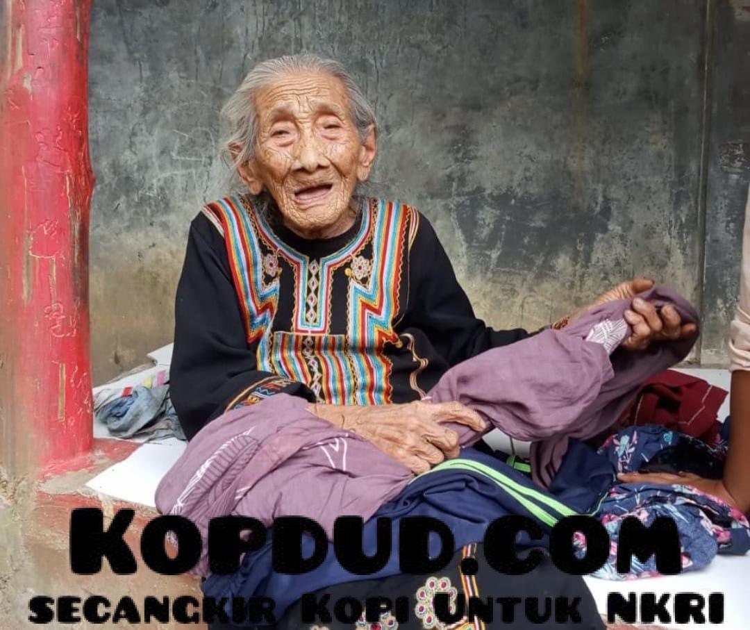 Warga Gotong Royong, Rumah Nenek Sepuh Tak Terselamatkan dari Kobaran Api