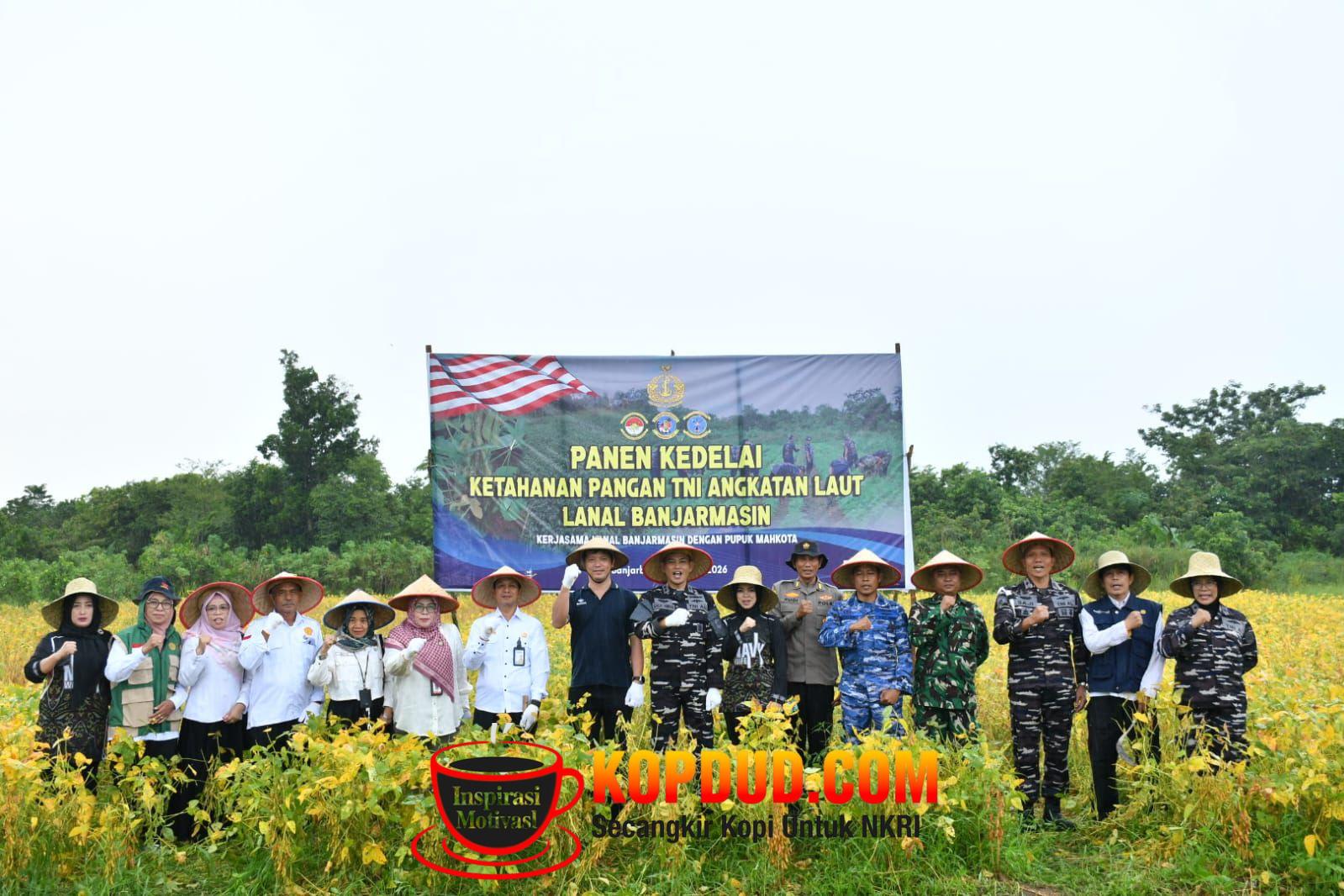 Pemprov Kalimantan Selatan Apresiasi Panen Kedelai Lanal Banjarmasin