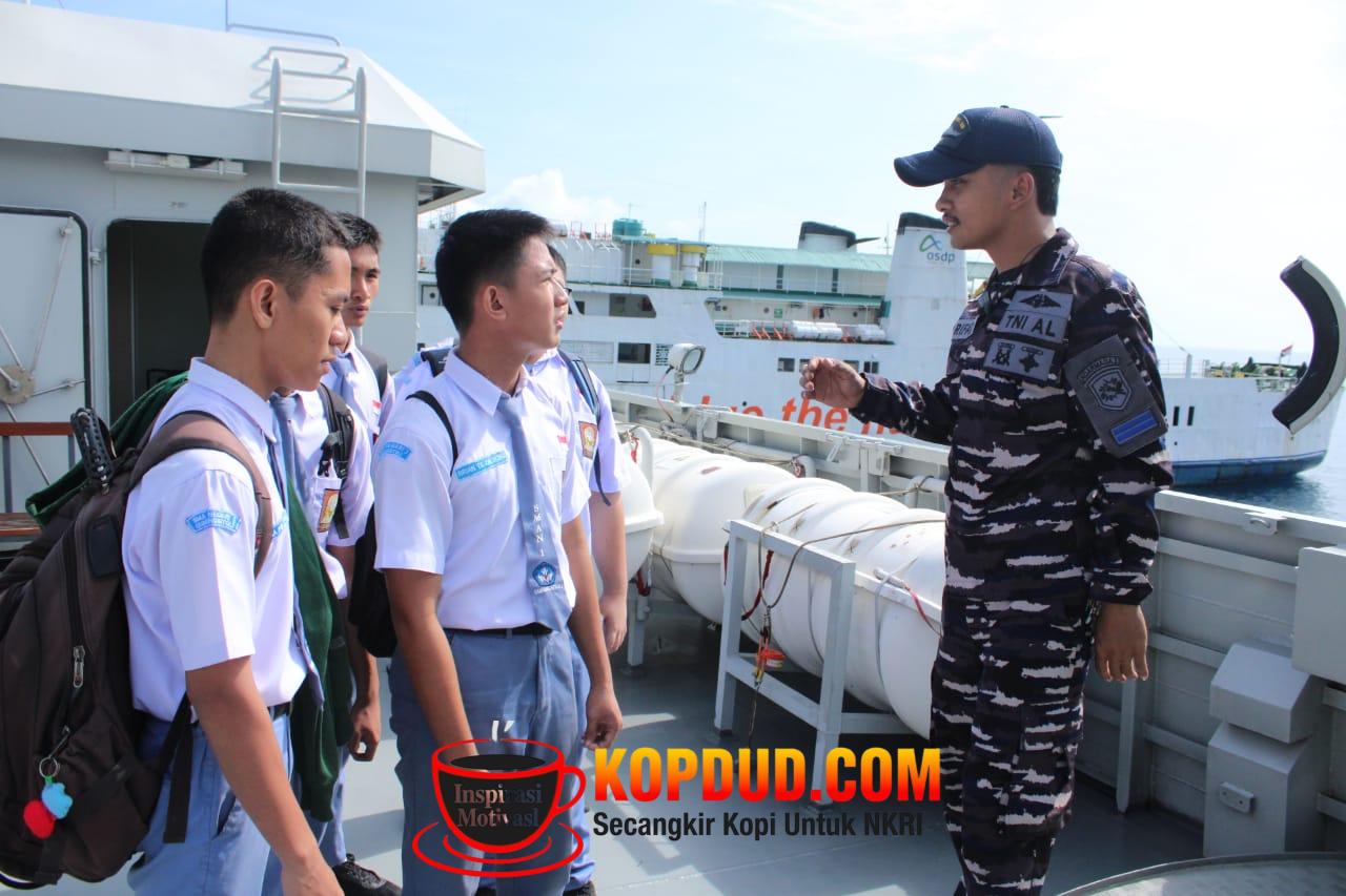 Lanal Nias Sambut Kedatangan Kapal Kepresidenan KRI Bung Karno-369, Gelar Open Ship Untuk Masyarakat Nias