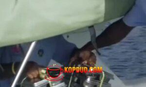 Antusiasme Anak-Anak Papua Sambut Kapal Pengantar MBG di Pesisir Danau Sentani