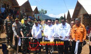 Resmikan Huntap Adaptif di Sukarame, Bupati Sukabumi Asep Japar Dampingi Penasihat Presiden