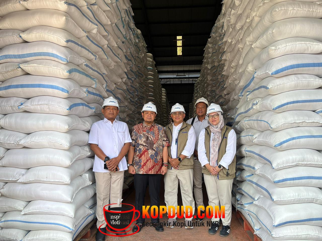 Anggota Komisi III DPR RI Fraksi Partai Gerindra, Bimantoro Wiyono, Tinjau Gudang Bulog Candirejo Nganjuk