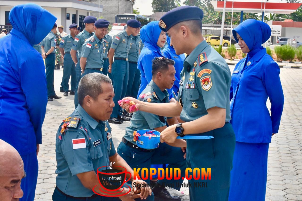 Pengabdian Yang Diapresiasi, Danlanal Bintan Pimpin Upacara Kenaikan Pangkat Prajurit