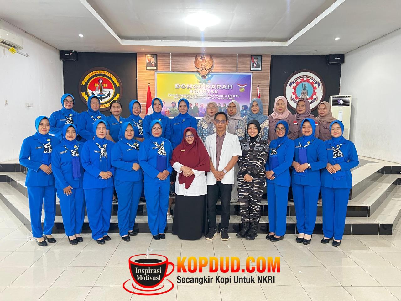 Jalasenastri & Prajurit Lanal Bintan Donor Darah untuk HUT Dharma Pertiwi