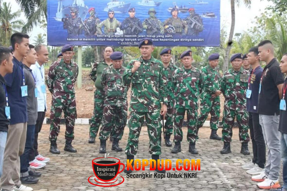 Siap Tempuh Seleksi Lanjutan, Danlanal Bengkulu Lepas CasisTNI AL Gelombang II 2026 Menuju Padang