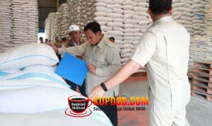 saat Prabowo Sidak Gudang Bulog Danurejo Pastikan Stok Beras Aman, Usai Beri Arahan Ketua DPRD Se-Indonesia