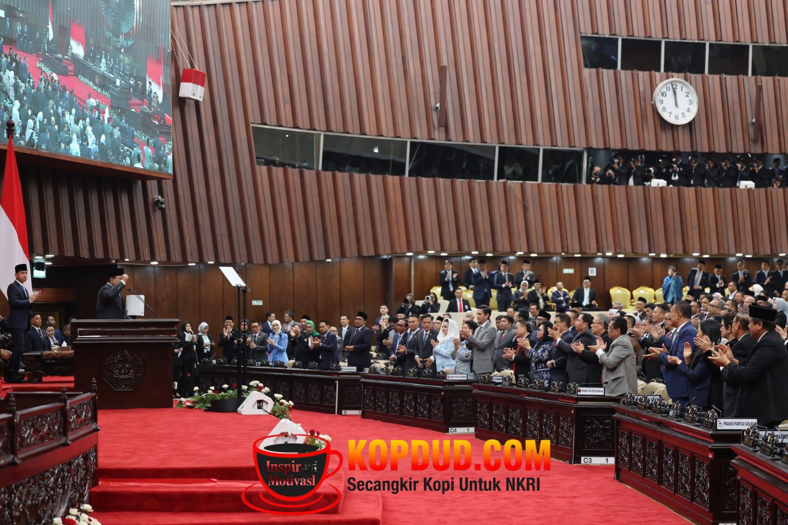 Prabowo Perintahkan Bank HIMBARA Turunkan Bunga Kredit untuk Rakyat Miskin