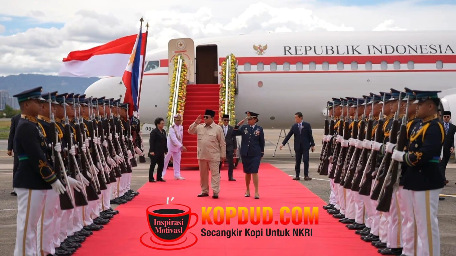 Prabowo Tiba di Filipina untuk Hadiri KTT ASEAN, Disambut Tarian dan Pasukan Jajar Kehormatan