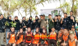 Anggota DPRD Kabupaten Sukabumi Fraksi PKS, Erpa Aris Purnama Menanam Harapan di Pesisir Minajaya