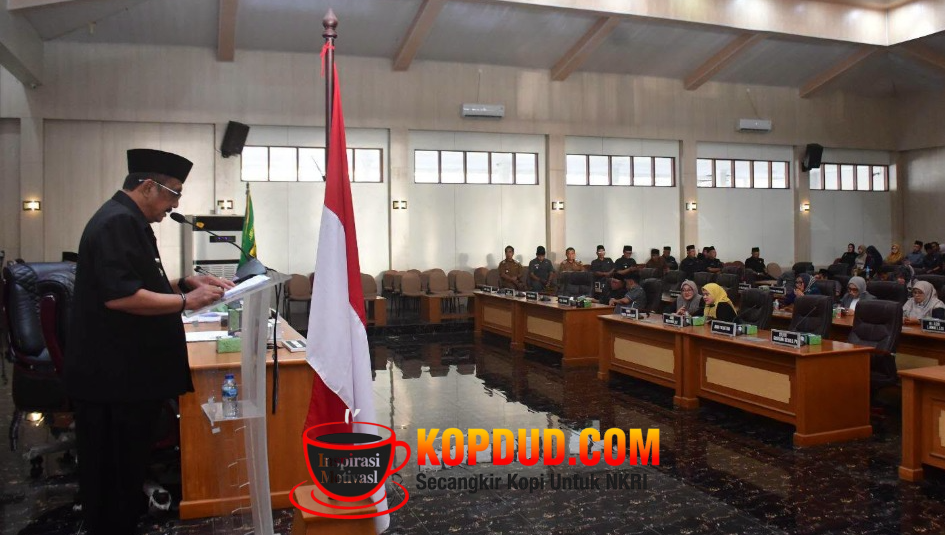 Bupati Sukabumi, Asep Japar, dengan Semangat Mubarokah Sampaikan Pandangan atas Tiga Raperda Strategis