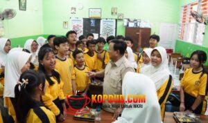 Jadi Presiden hingga Bawa Indonesia ke Piala Dunia, Kala Prabowo Dengarkan Cita-Cita Pelajar SMP 111 Jakarta Barat