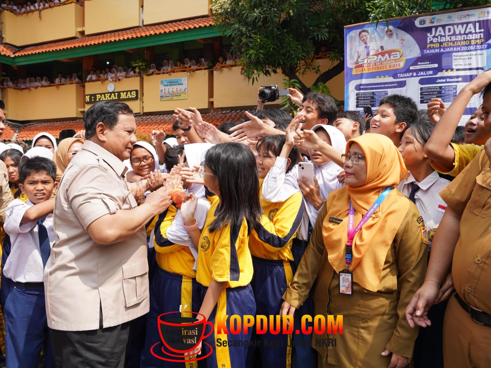 Luar Biasa Bangga!, Guru SMPN 111 Jakarta Bahagia Dikunjungi Prabowo