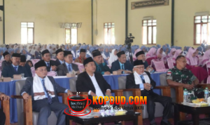 Wabup Andreas Wisuda Bukan Akhir, Tapi Awal Pengabdian