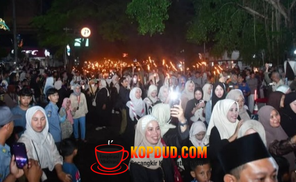 Ketua DPRD Sukabumi Hadiri Pawai Obor Sambut Tahun Baru Islam 1448 Hijriah