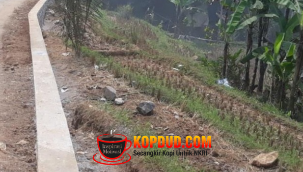 Pembangunan Pelengkap Jalan di Cikakak, Warga Rasakan Sukabumi Mubarokah