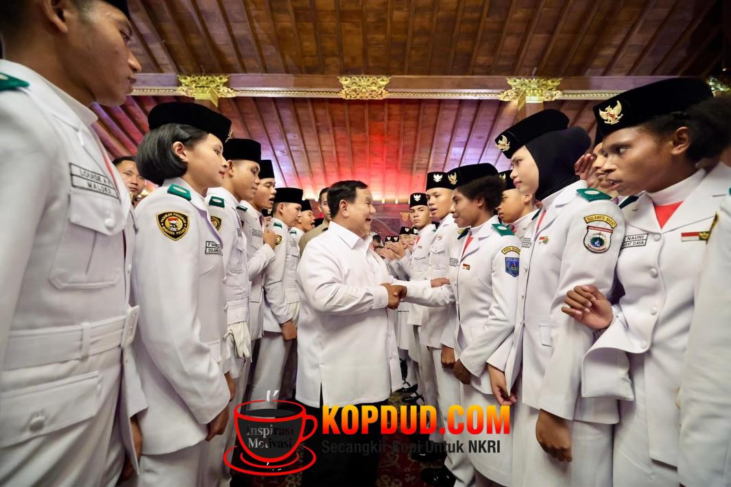 Prabowo Apresiasi Dedikasi Para Petugas HUT Kemerdekaan