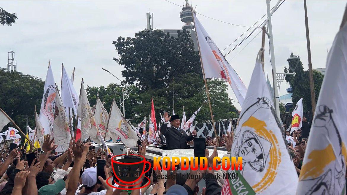 Prabowo Sapa Puluhan Ribu Massa di Gerbang Pemuda, Usai Pidato RUU APBN 2027 dan Nota Keuangan di DPR RI